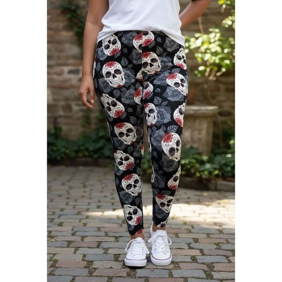Women Black Gothic Rose & Skull Print Leggings Plus Size 3X-5X Pull On - Picture 1 of 10